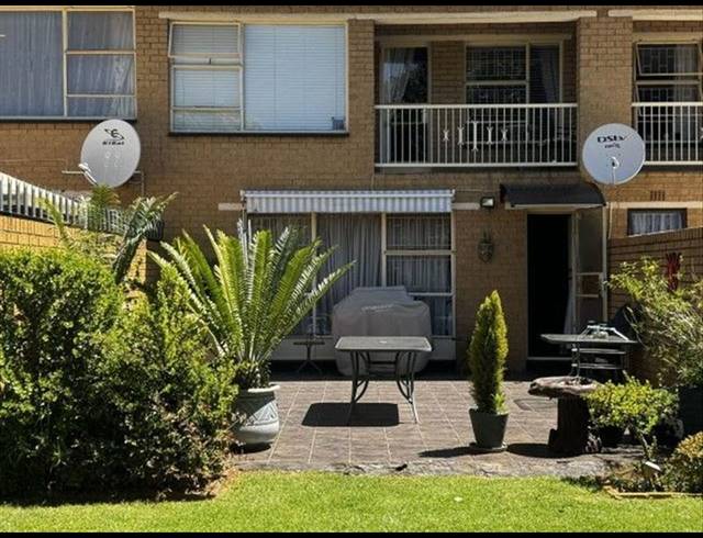 3 BEDROOM TOWNHOUSE FOR SALE IN BIRCHLEIGH NORTH